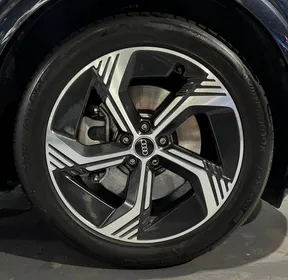Audi Q4 e-tron 2024