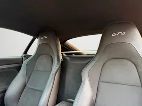 Porsche Cayman 718 GT4 2022
