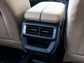 Geely Okavango 2025