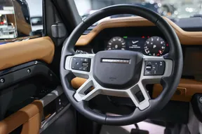Land Rover Defender 2024