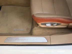 Porsche Panamera 4S 2011