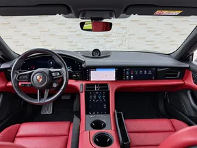 Porsche Taycan 4S 2024