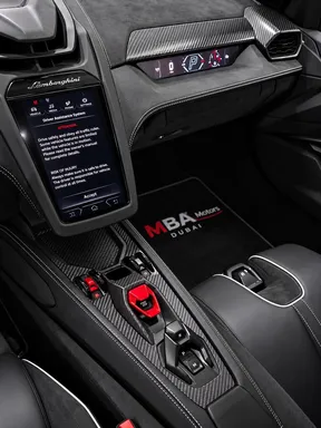 Lamborghini Revuelto 2024