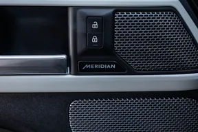 Land Rover Defender 110 2024