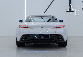 Aston Martin DB12 2026