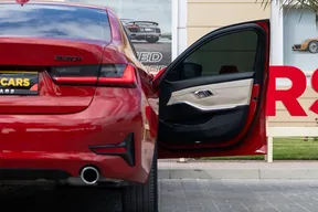 BMW 3 Series 330 2019